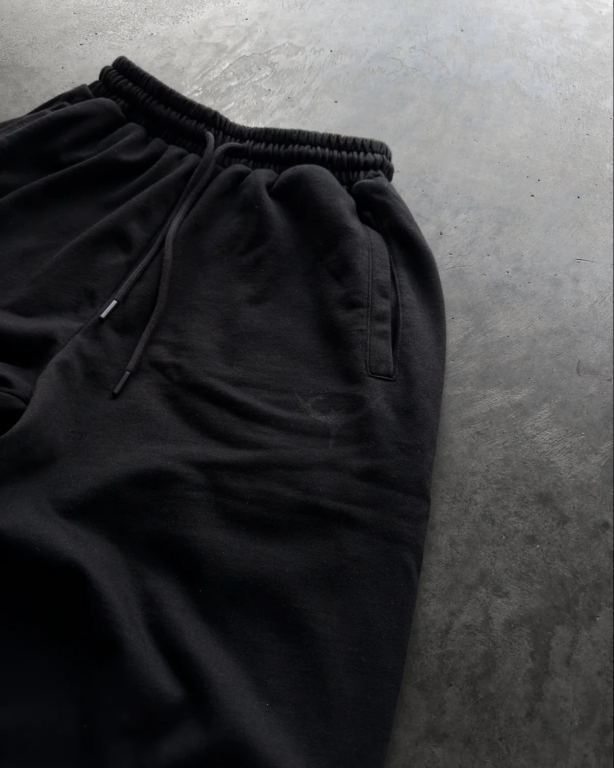 "BLIGHT" ULTRA BAGGY SWEATS (RESTOCKED) - Image 6