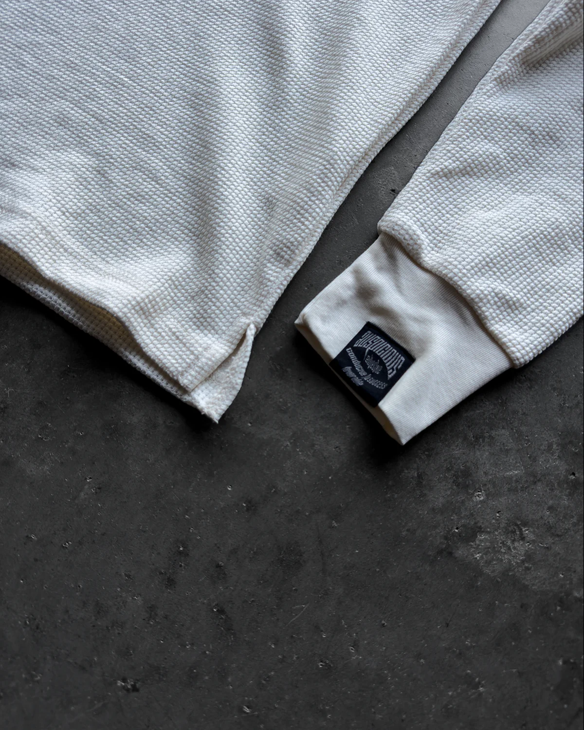 IVORY ARACHNID WAFFLE LONGSLEEVE - Image 6