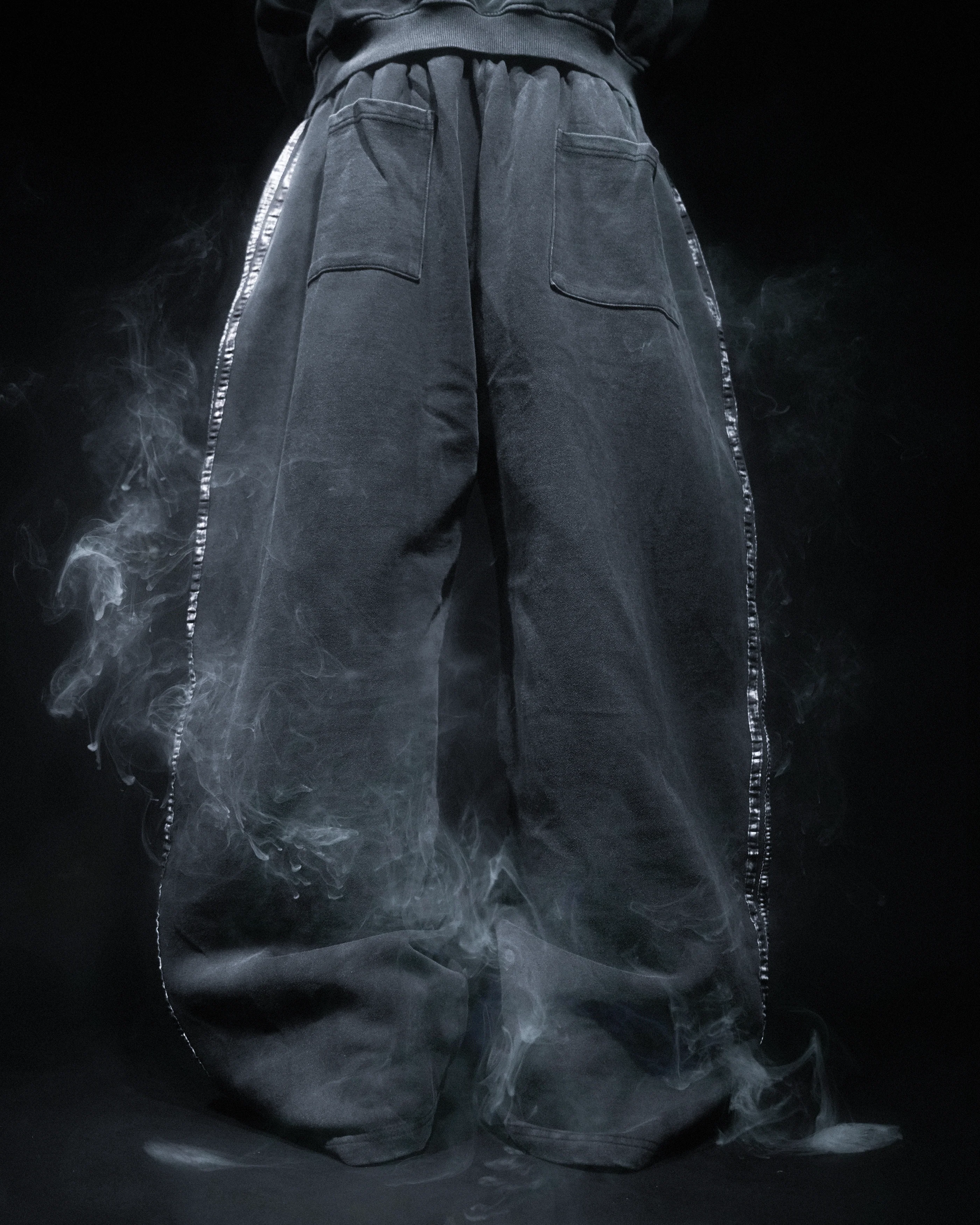 "SLASHER" ULTRA BAGGY SWEATS - Image 4