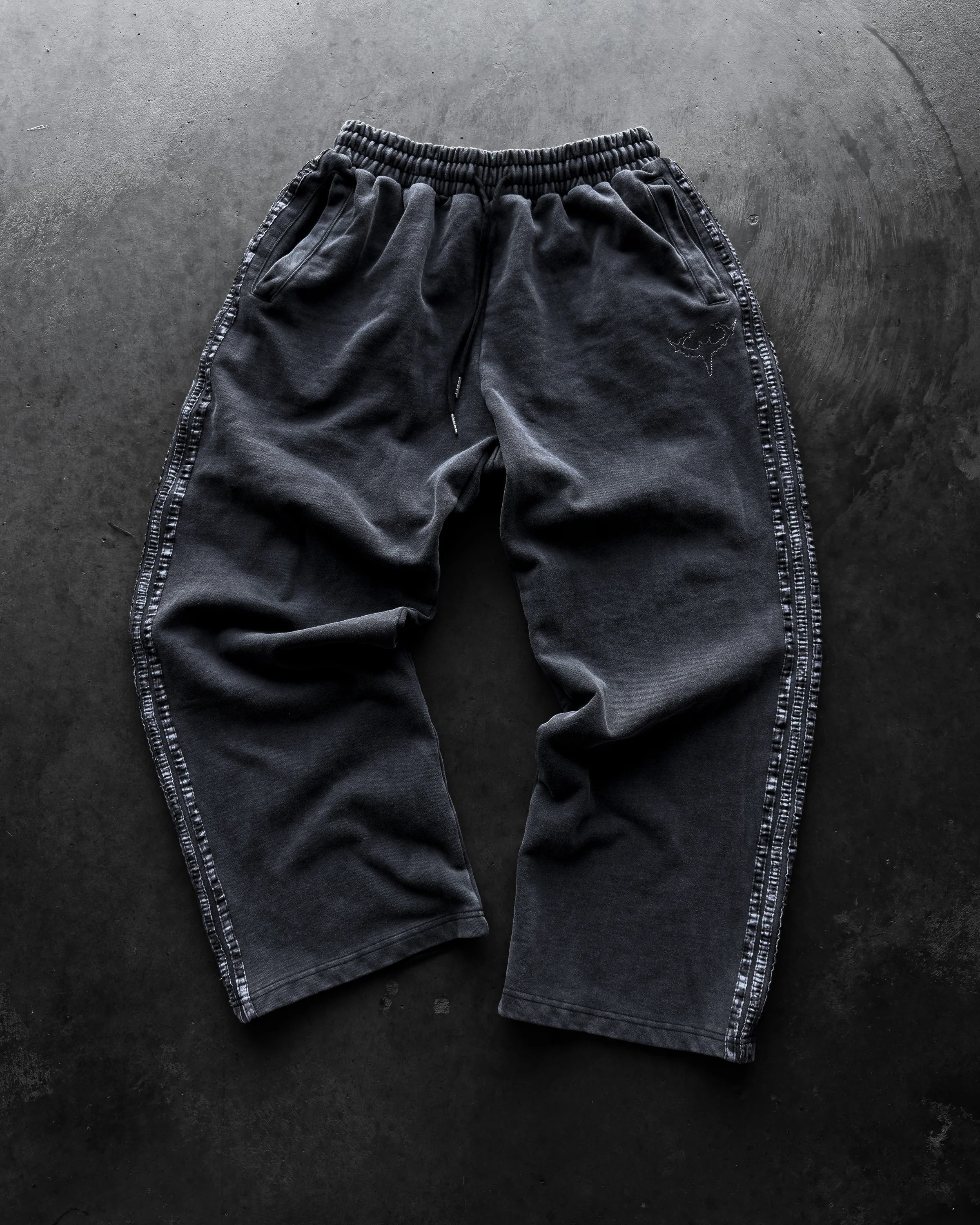 "SLASHER" ULTRA BAGGY SWEATS - Image 8