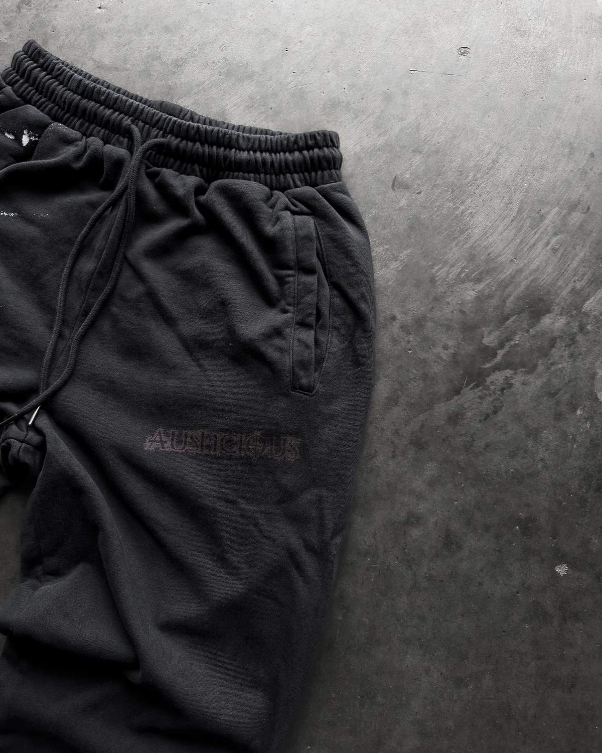 VERTEBRA SWEATS (RESTOCKED) - Image 7